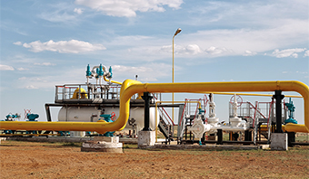 Interconnection Pipelines to Venezuelan Refineries up to Colombian Pacific Coast